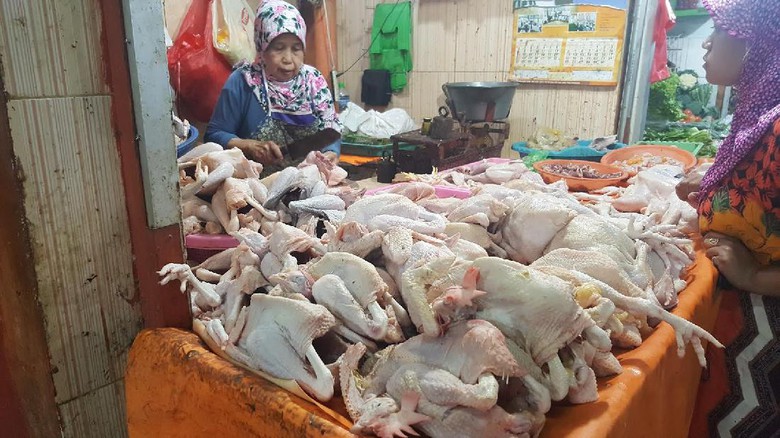 Jelang Lebaran Harga Ayam Potong mulai Merangkak Naik di Malang