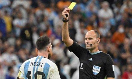 Banyak Kontroversi, Wasit Mateu Lahoz Dipulangkan FIFA dari Piala Dunia 2022